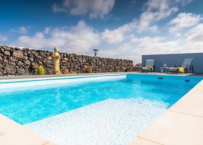 Willa Santiago Lajares