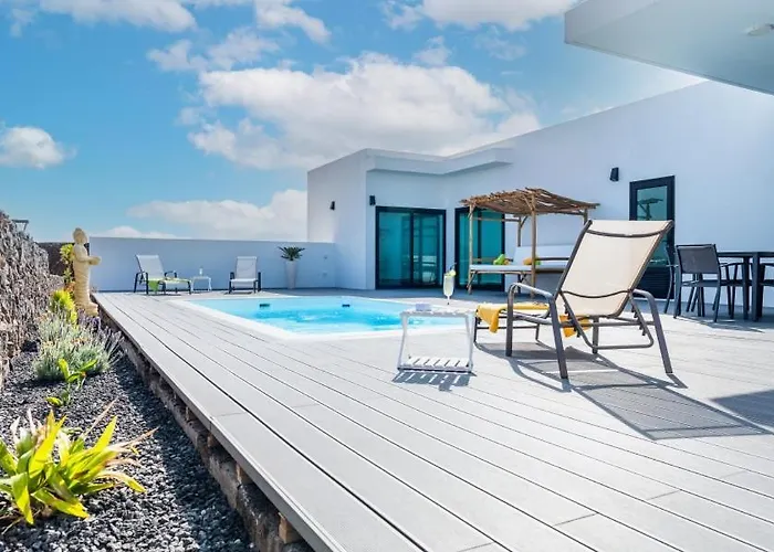 Santiago Villa *